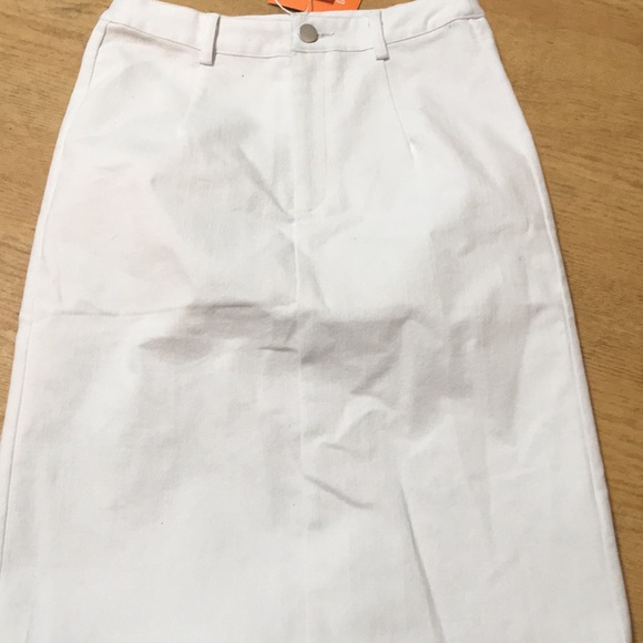 White jean pencil skirt - Picture 1 of 3